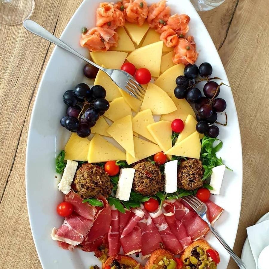 Wine Hotel Cesarica Medjugorje Ngoại thất bức ảnh