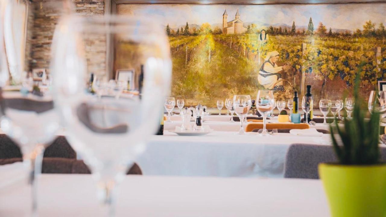 Wine Hotel Cesarica Medjugorje Ngoại thất bức ảnh